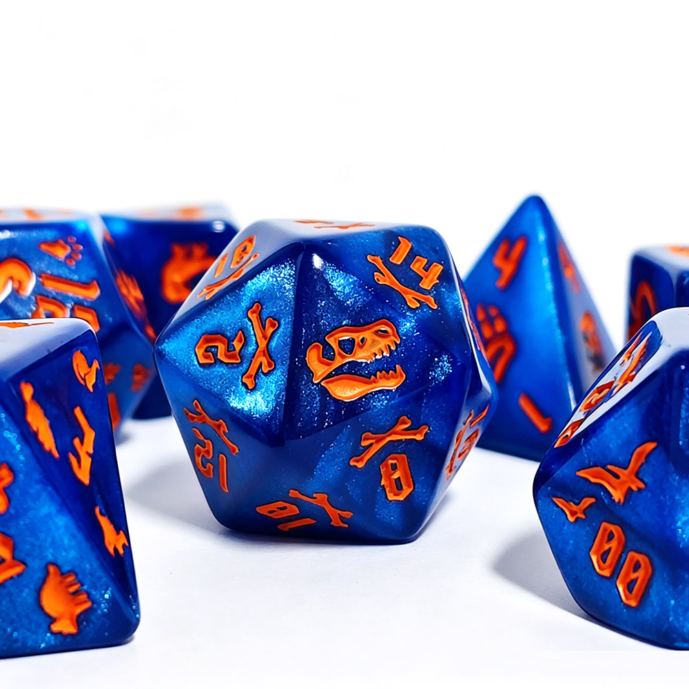مجموعة من 7 قطع من مكعبات النر - مراجعة Dice Set Polyhedral وسعره