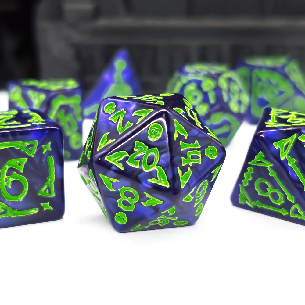 مجموعة نرد كثولو باللون الأزرق - مراجعة Dice Set Polyhedral وسعره